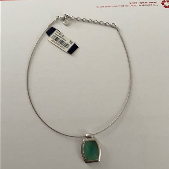 Jewelry - Anne Klein Wire Choker Necklace w/green pendant